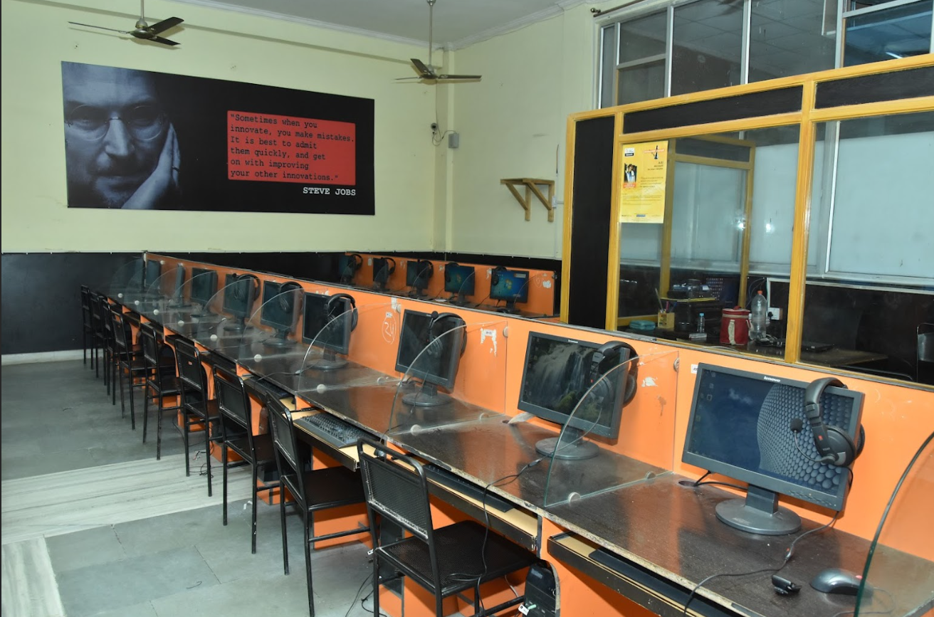Biyani Girls College Jaipur Labs photo 28